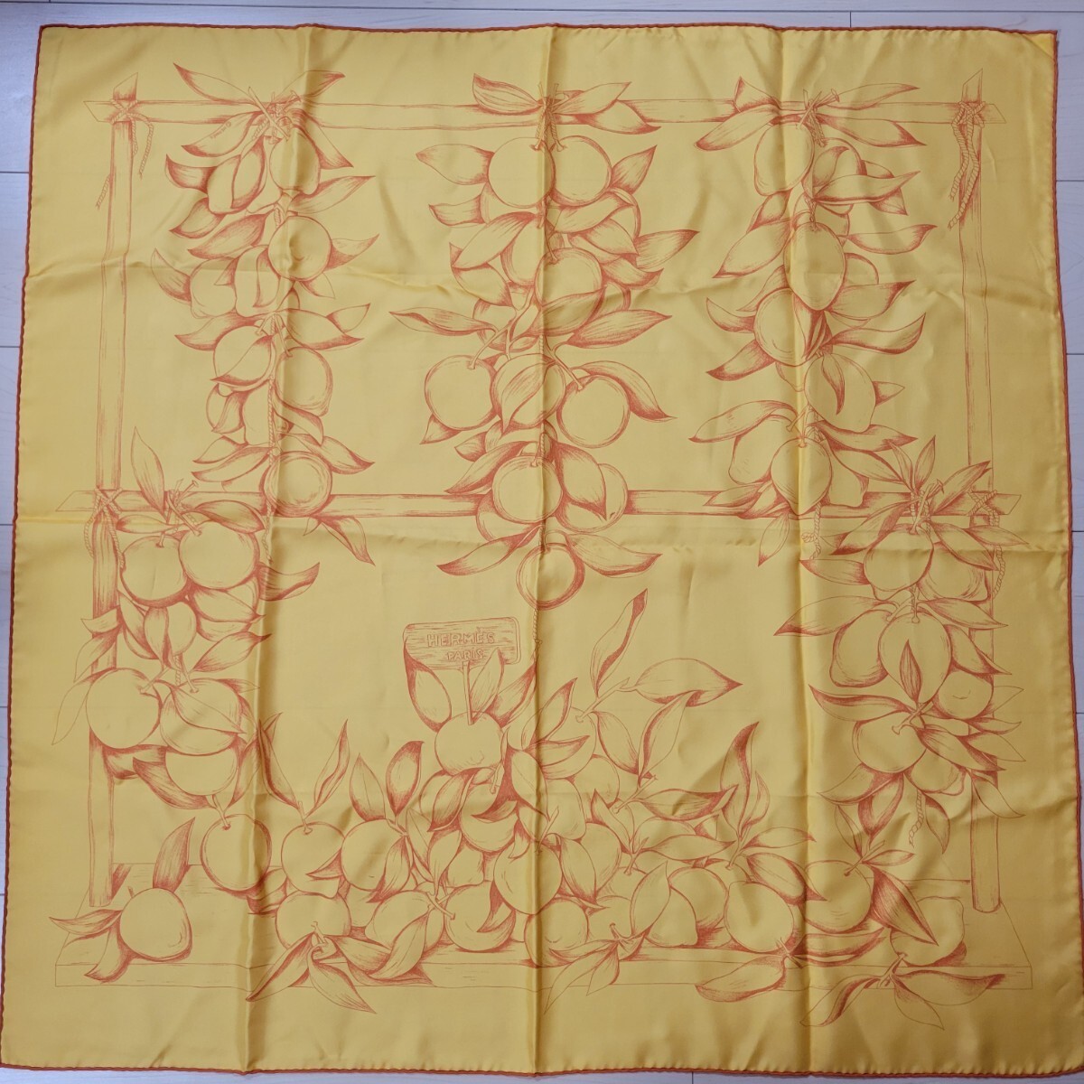 Hermes Oranges et Citrons Carre 90 cm Silk Scarf Yellow Orange MINT Auth