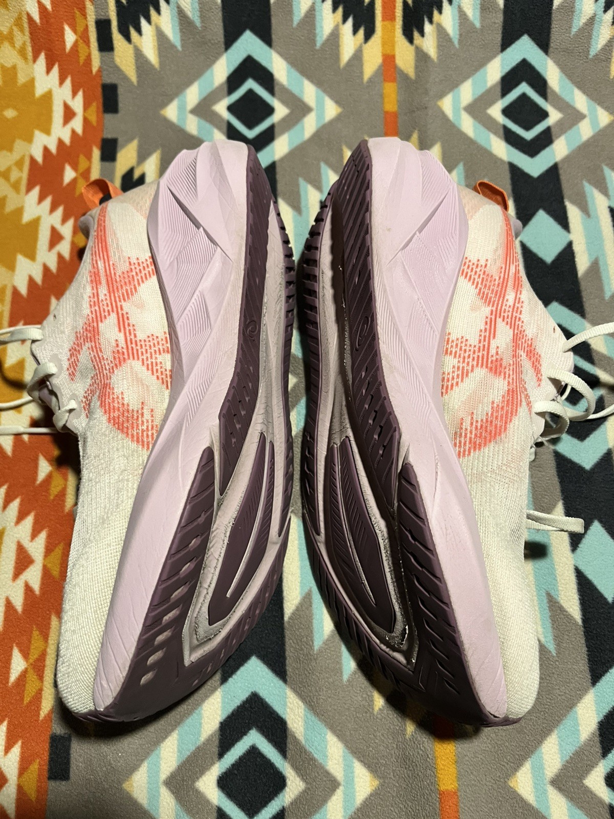 ASICS Novablast 5 Women's Running Shoes Size 10 White/Coral Reef thumbnail 4