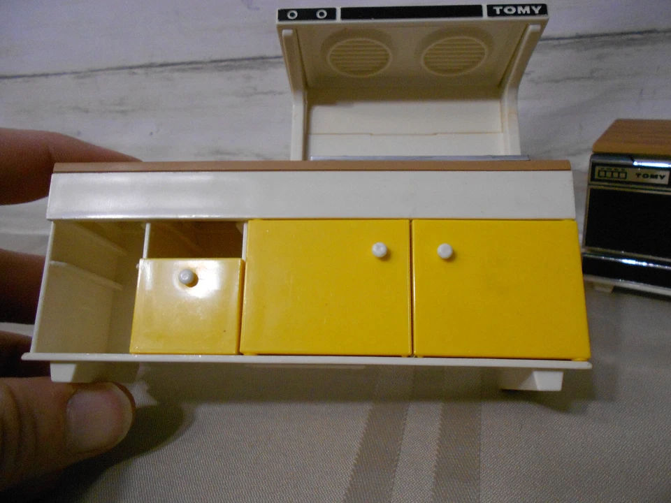 Muebles de cocina de colección para casa de muñecas Tomy ~ Gama ~ Lavavajillas 1980 cama MATTEL Foto 4 de 4