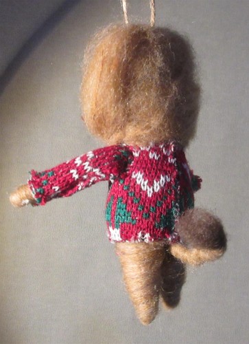 Felted Wool Lion with Christmas Sweater Ornament Place & Time O1511 - Picture 3 of 6
