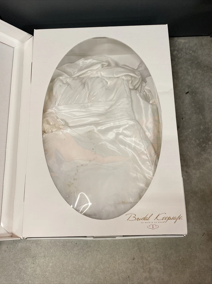 Vestido de novia y velo blanco suave David’s Bridal para mujer talla 6  Foto 4 de 4