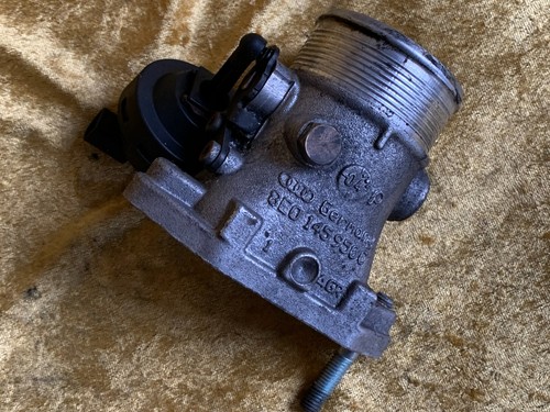 AUDI A4 / B6 2.5TDI Drosselklappe Stutzen 8E0145950C Original