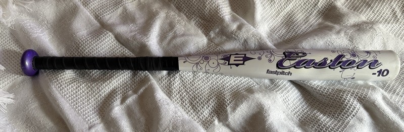 Easton Fastpitch -10 Bat Model # SK 26 White/Purple 26”