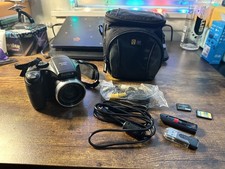 Fuji Fujifilm FinePix S700 7.1MP Digital Camera WORKS Cables, Case  2 Cards