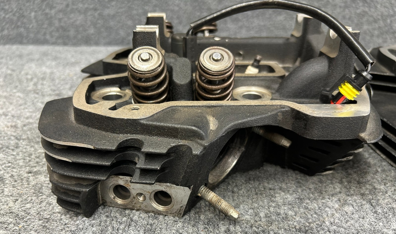 OEM HARLEY-DAVIDSON Screamin Eagle CNC PORTED M8 Cylinder Heads 16500483/487