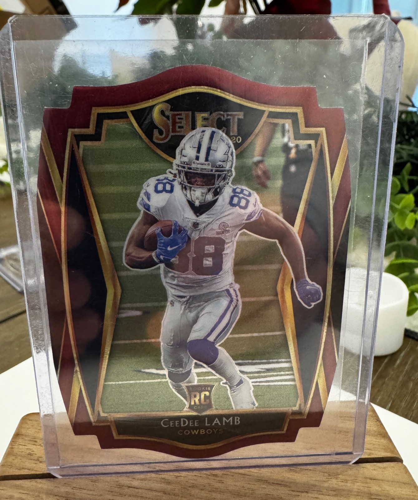 2020 Panini Select - Premier Level CeeDee Lamb #157 Red Prizm Die-Cut (RC)