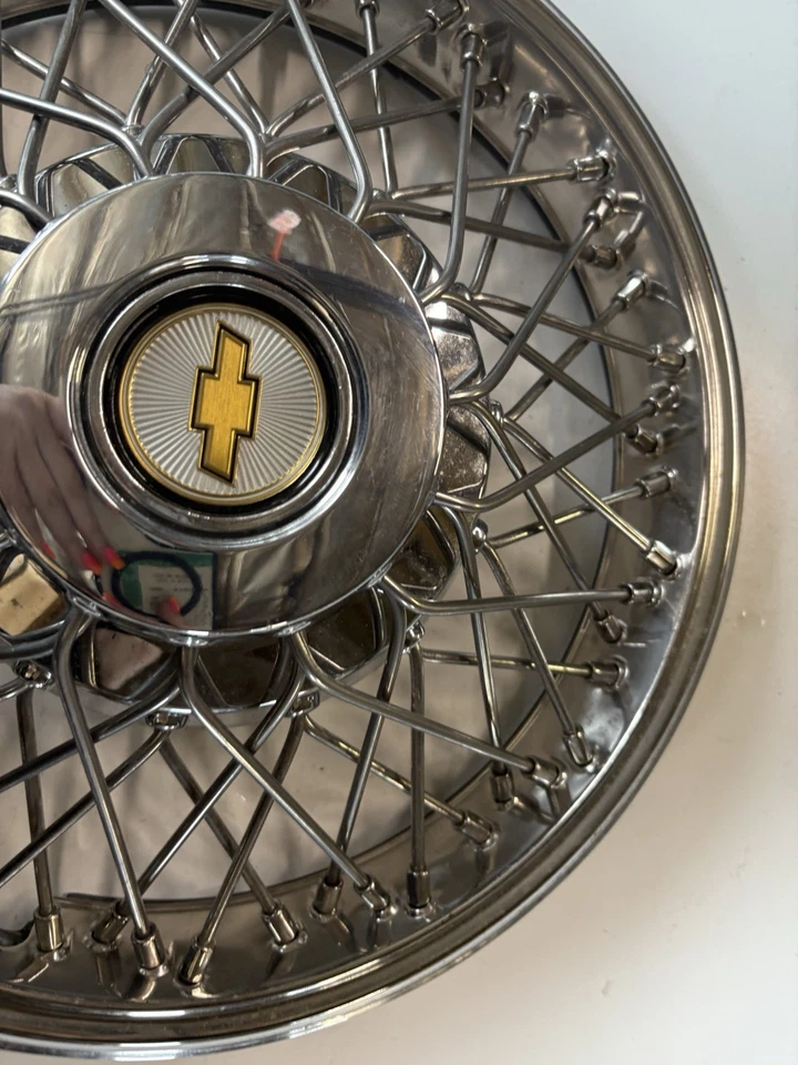 Tapacubos de cable Chevrolet Celebrity 13 pulgadas nuevo tracción delantera 1983-84 Foto 3 de 4