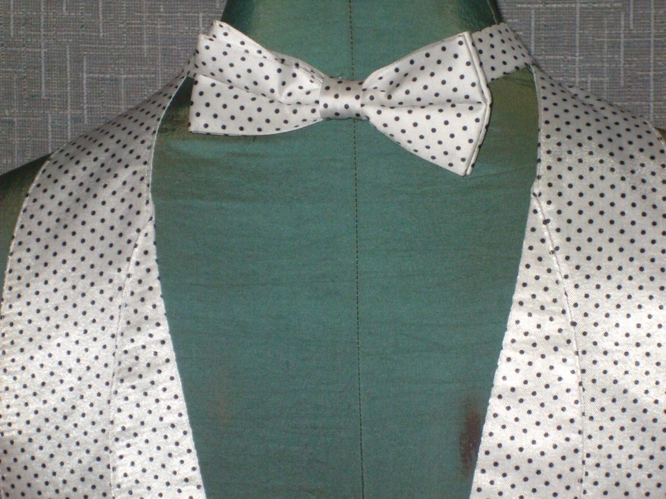 Vintage White Dotted Vest & Bow Tie Set - Lord West - Size M - Very Sharp ! - Image 3 of 4