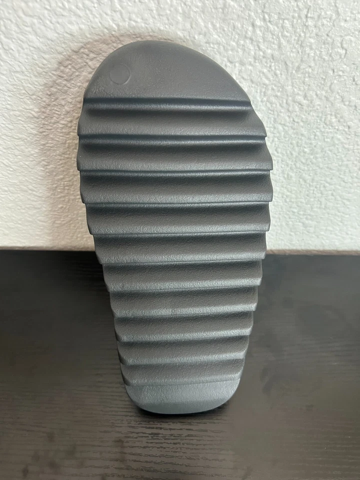 YEEZY SLIDES ONYX SIZES 4-13 US MEN ⚡️FAST SHIPPING⚡️ - Image 3 of 4