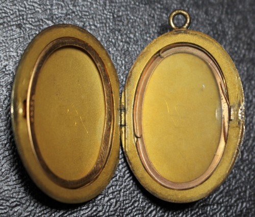Vintage MASONIC GOLD FILLED LOCKET w/picture holders EMBLEM TESTS AT 10K - Picture 7 of 8