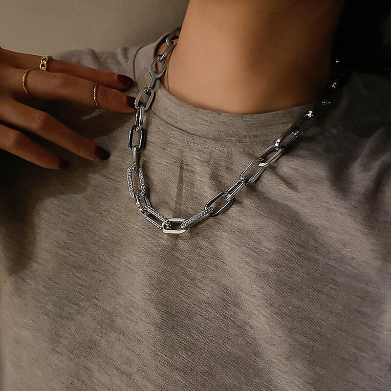 Necklaces wholesale Chokers For Women Metal Hiphop Sweater chain Long