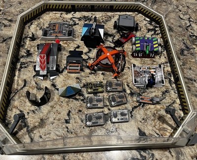 Hexbug Battlebots Lot 7 Robots 6 Remotes & Battlebots Arena  UNTESTED AS-IS