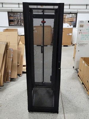 APC AR3100 E242296 NetShelter SX Enclosure 42U Server Rack 19''