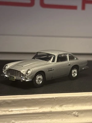 Corgi James Bond Aston Martin DB5 Casino Royale 2006 Silver 1:50 Diecast Car VGC - Image 1 of 4