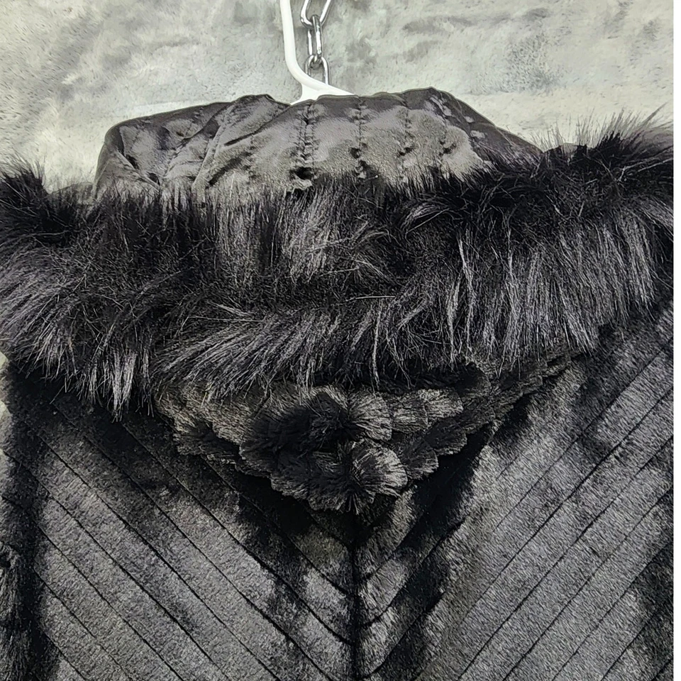 Chaleco Marc New York para mujer 1X negro dorado cremallera completa piel sintética con capucha sin mangas  Foto 3 de 4