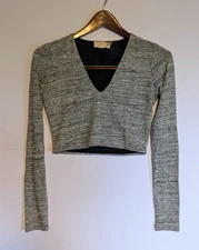 Alice + Olivia By Stacey Bendet AIR Jori Cropped Sweater Gray 6 V-Neck