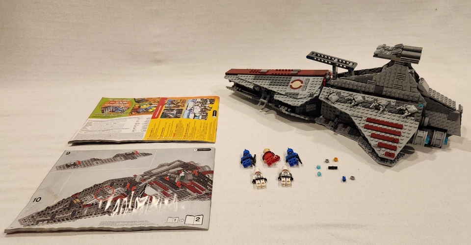 Lego 8039 Venator-Class Republic Attack Cruiser - Aberto, Comp, Inst Danificado - Imagem 2 de 4