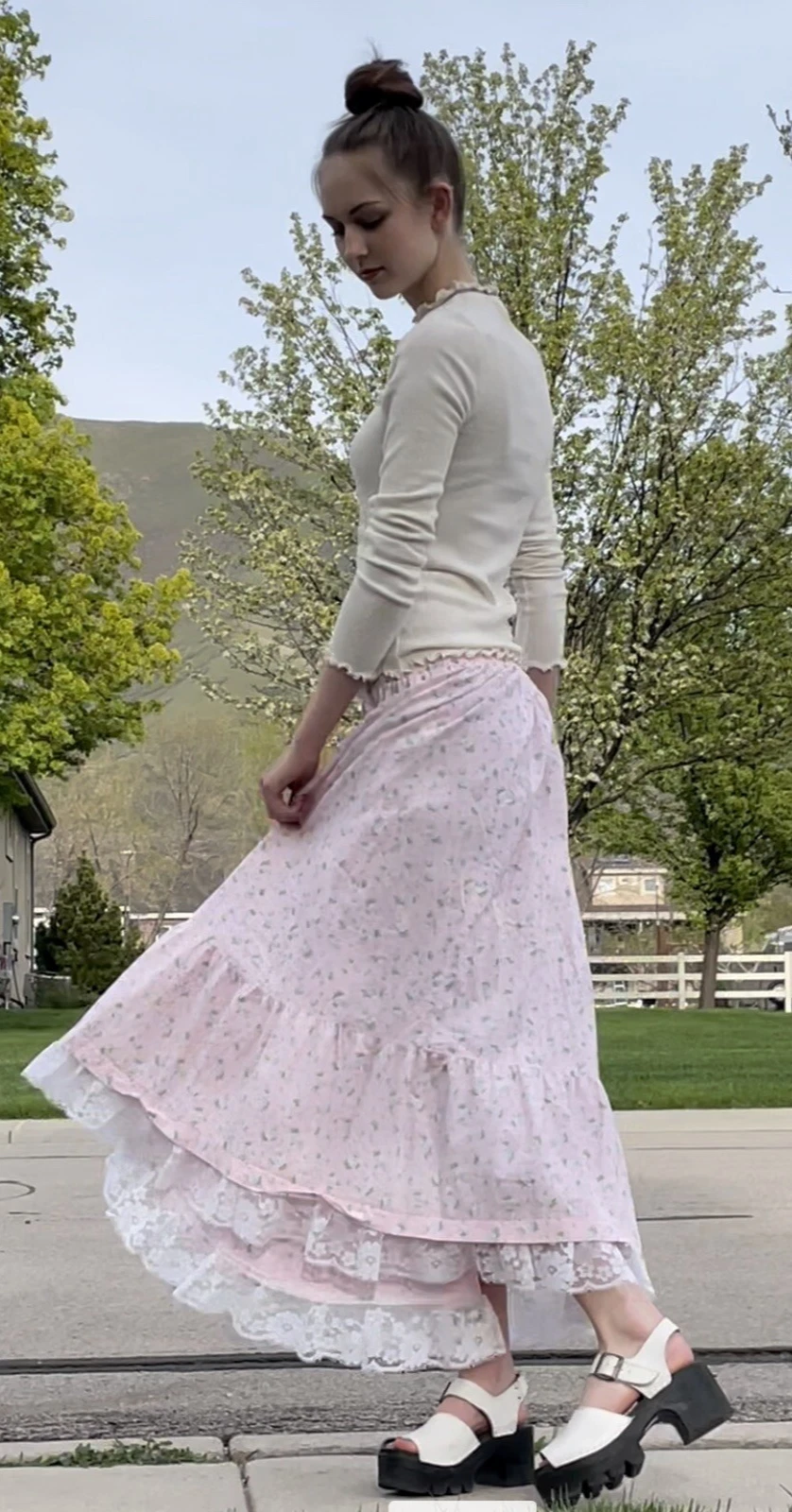 Picture 2 of 4