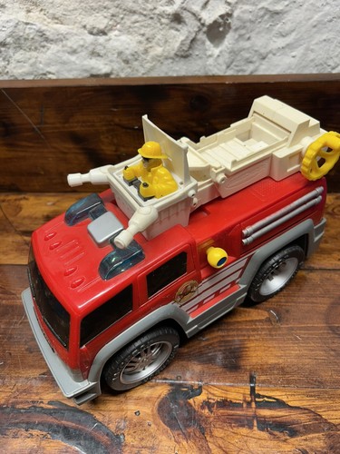 Mattel Matchbox Fire Truck ~ Tested/ battery operated - WORKS! - Picture 7 of 9