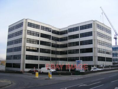 FOTO-BÜROGEBÄUDE - KREUZUNG DER NORTHOLT ROAD / STANLEY ROAD ALS HAUPTSITZ