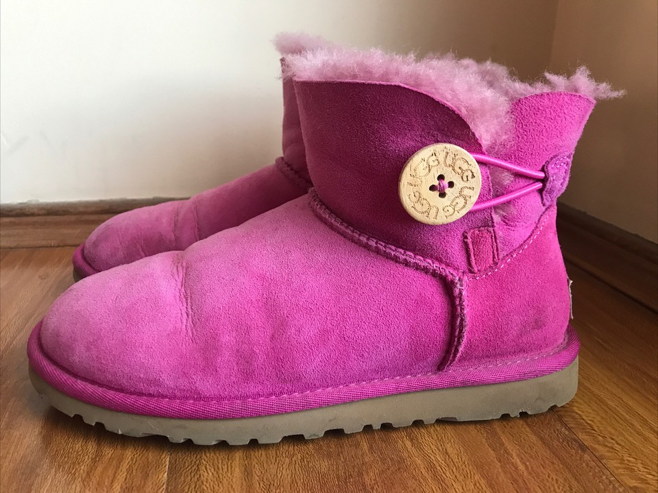 Woman Ugg Boots Size 5US/ 3.5UK/ 36EUR. Pink