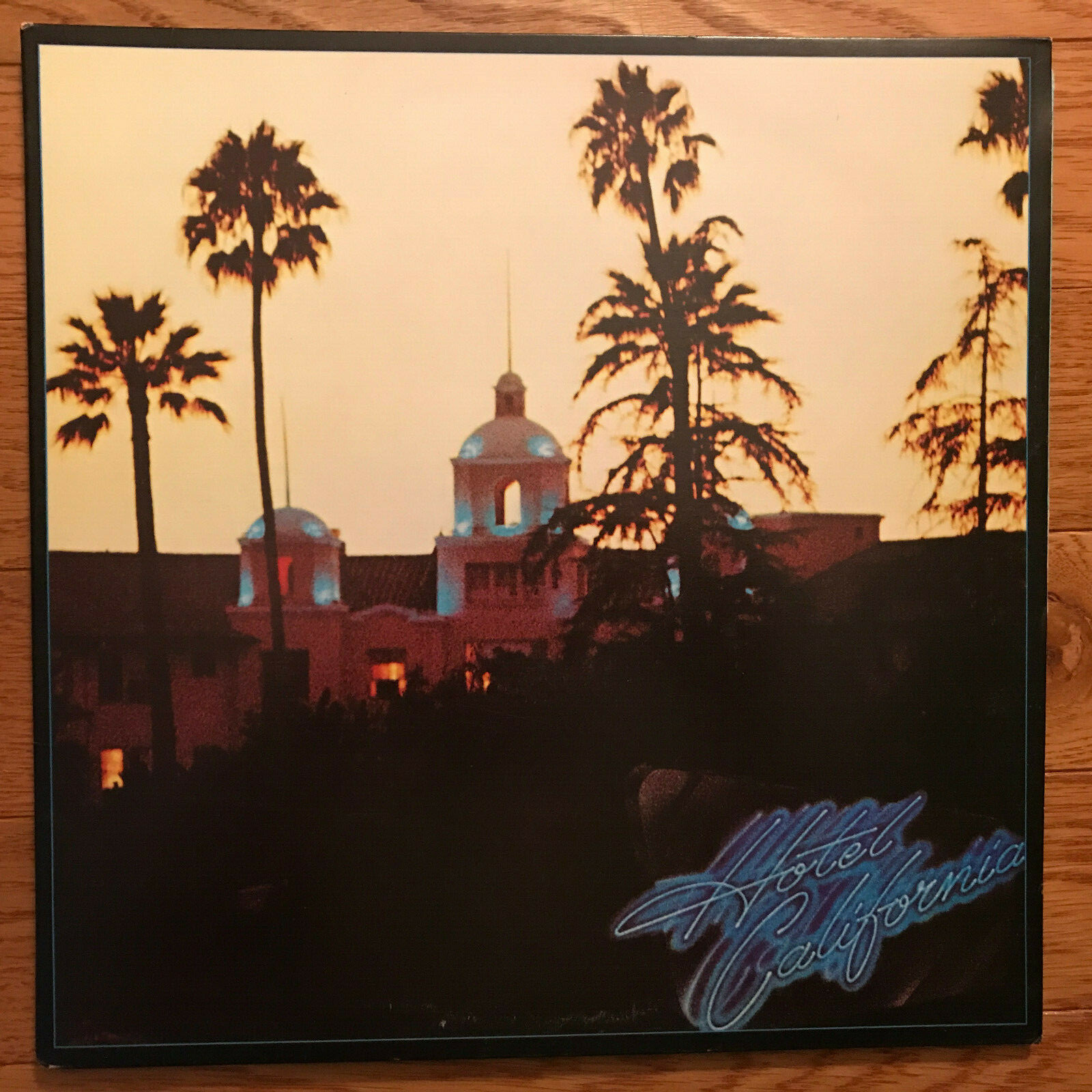 イーグルス/ ホテルカリフォルニア 【限定版 LPZ-2043 超貴重品 美品】 イーグルス/ ホテルカリフォルニア 【限定版 LPZ-2043 超貴重品 美品