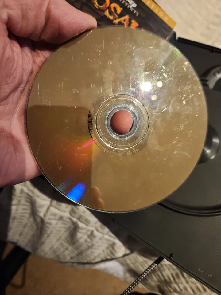 Disney Dinosaur~2 Disc Collector's Edition DVD well played - Image 4 of 4