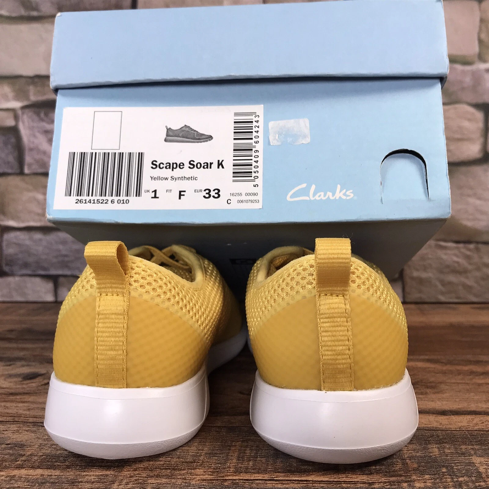 Scarpe da ginnastica Clarks Scape Soar per bambini gialle sintetiche UK 1 vestibilità F EU 33