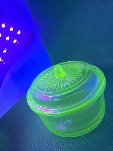 Vintage Anchor Hocking Uranium Glass Lidded Dish Sunburst UV Reactive