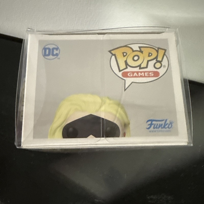 Funko Pop! Vinyl: DC Universe - Harley QuinnHot Topic ) (Exclusive) #895