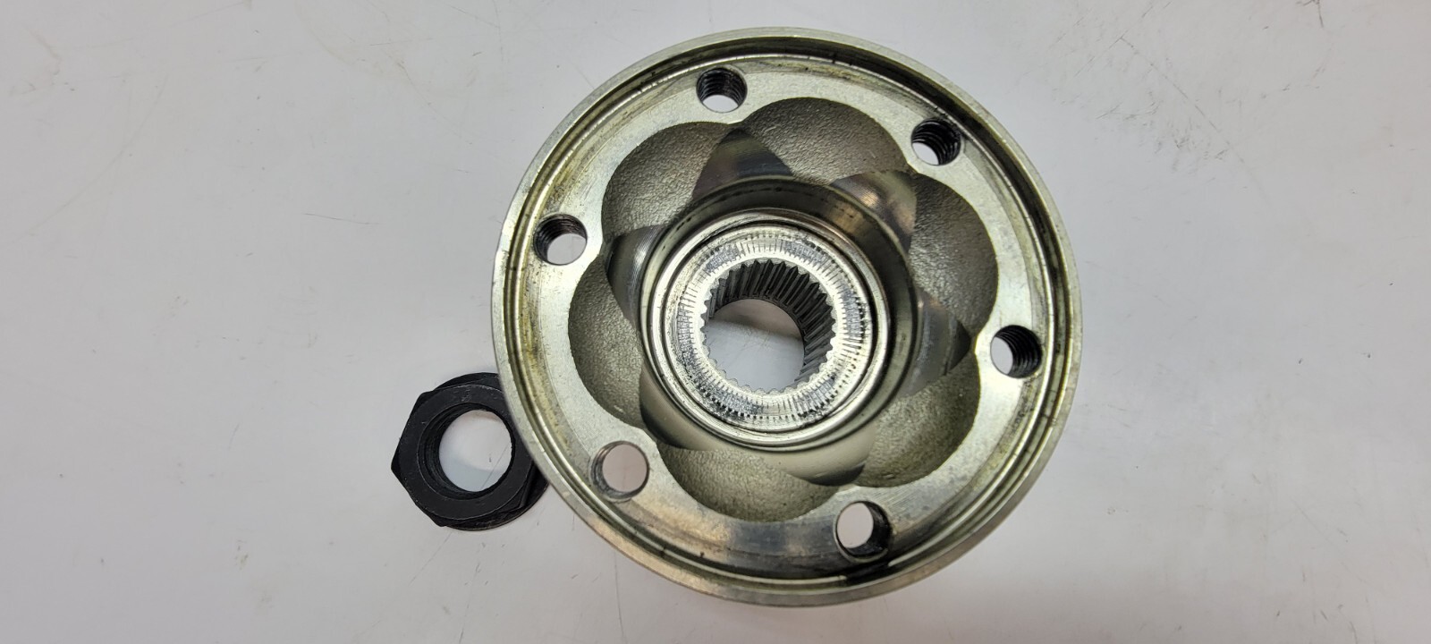 LAMBORGHINI AVENTADOR TRANSMISSION GEARBOX FLANGE TORQUE TUBE MOUNT OEM 0CE31180