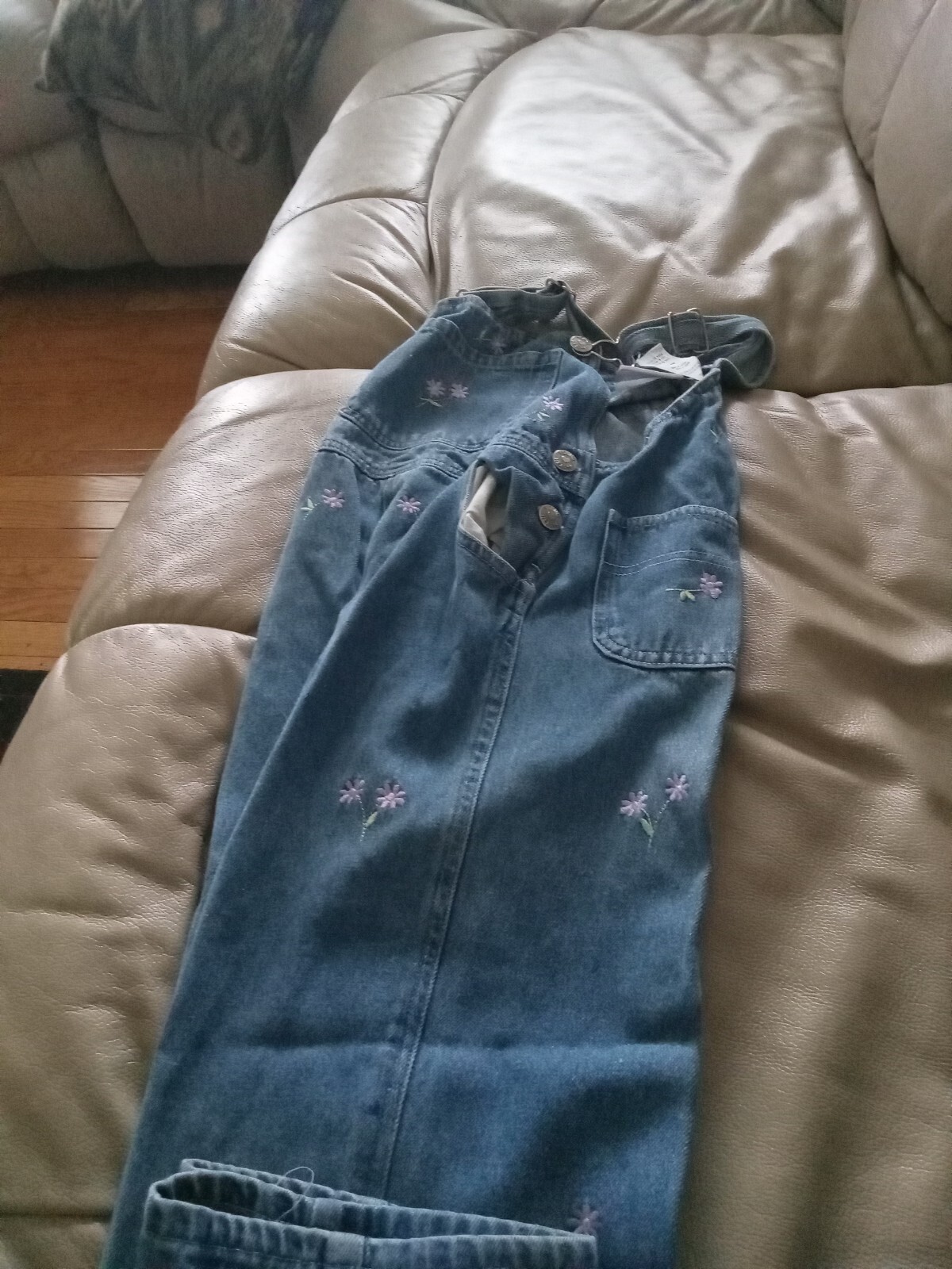 Picture 1 of 3