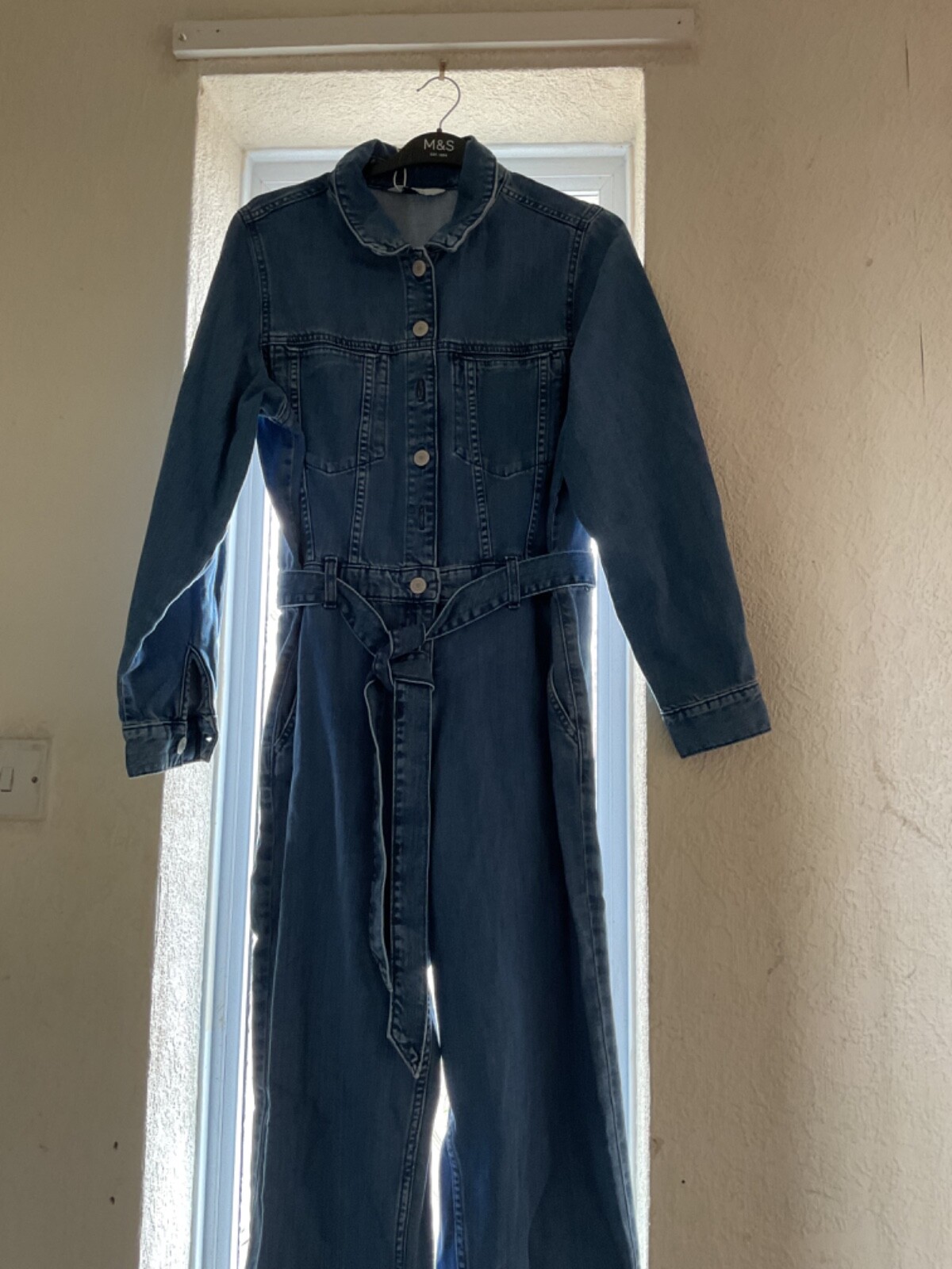 Picture 18 of 24