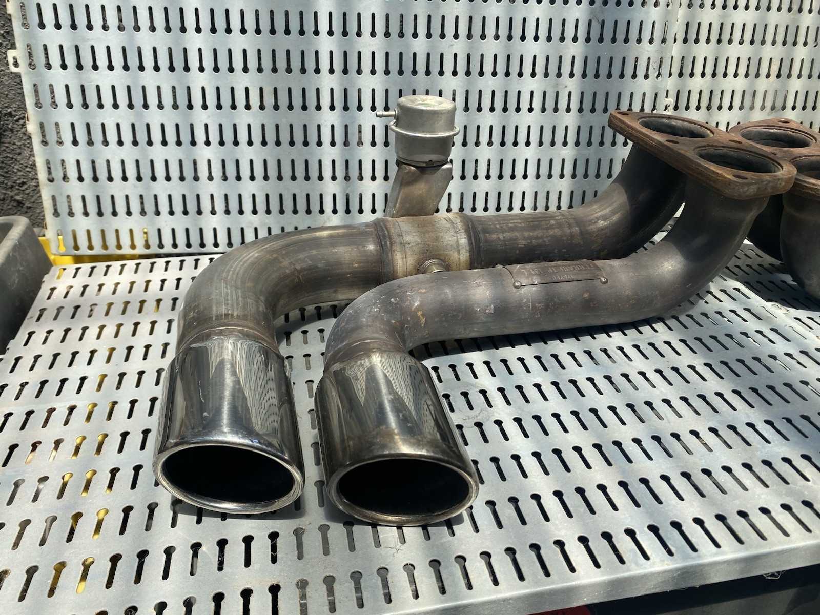 FERRARI 360 MODENA EXHAUST TIPS IN NICE CONDITION