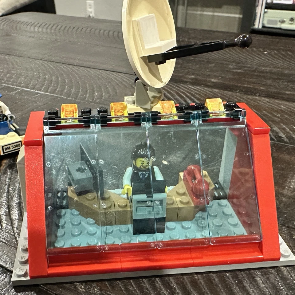 LEGO CITY: Space Centre (3368) & Space Shuttle (3367) LOT - READ Description - Image 4 of 4