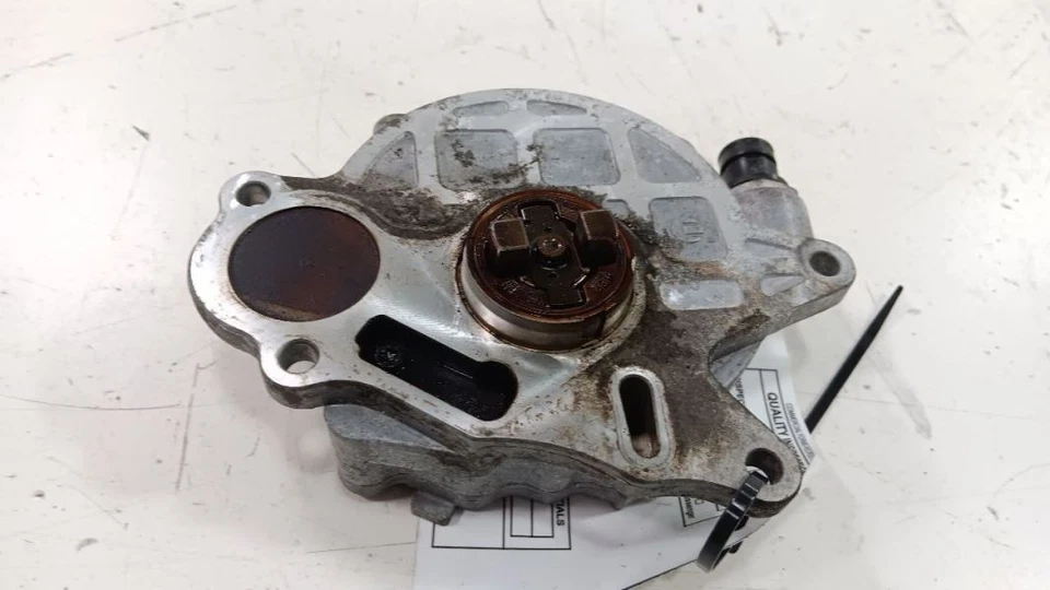 Volkswagen Golf Vacuum Pump 2010 2011 2012 2013 2014 - Image 3 of 4