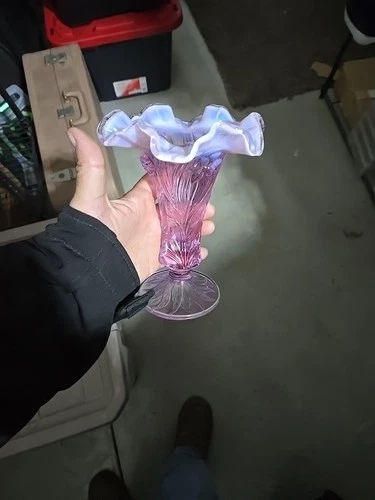 Fenton RARE Ltd  Plum Daffodil Vase