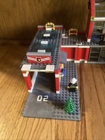 LEGO CITY: Fire Station (7945) Used 100% complete with manuals - no box