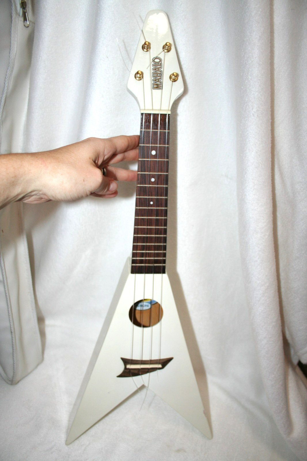 VINTAGE RARE FLYING V SOPRANO UKULELE GLAM ROCK SPACE AGE UNIQUE ACOUSTIC GUITAR