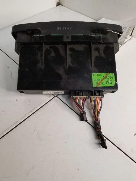 Temperature Control Buttons Automatic AC Fits 02-06 SANTA FE 287699 - Image 2 of 4