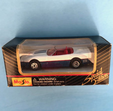 MAISTO Special Edition Chevy Corvette Convertible White Blue Racing Stripes- NIB