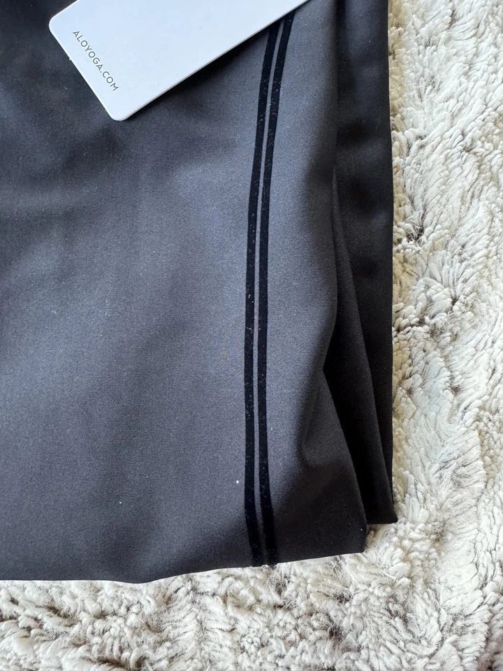 NWT AIo Yoga Airlift High-Waist 7/8 Leggings Buttery Soft Tummy Control Line Up - Image 4 of 4