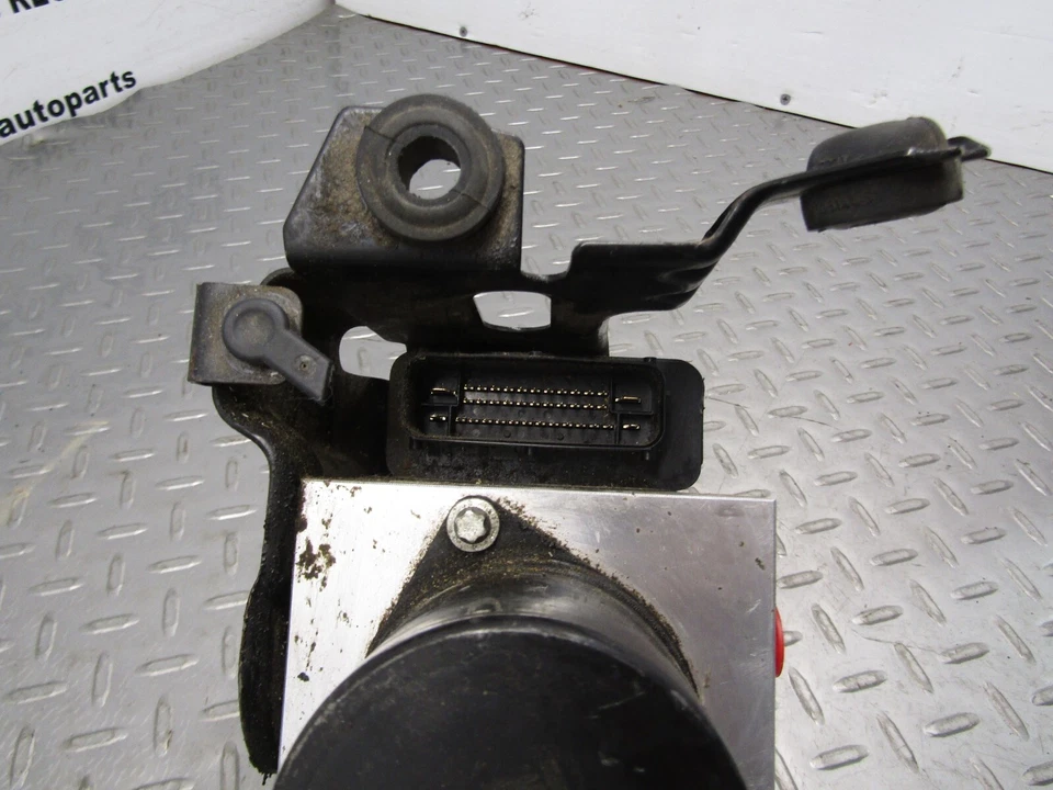 Módulo de control de bomba ABS Buick Lacrosse 2013-2016 OEM 22863598 Foto 4 de 4