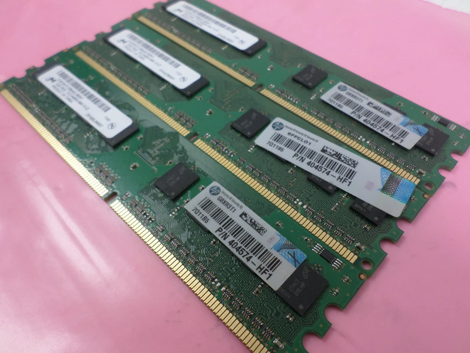3 x Micron 1GB (3GB Total) 1Rx8 DDR2 PC2 RAM Memory Modules MT8HTF12864AZ-800H1 - Image 3 of 4