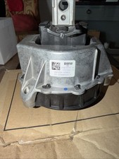 BMW RIGHT ENGINE MOUNT BRACKET