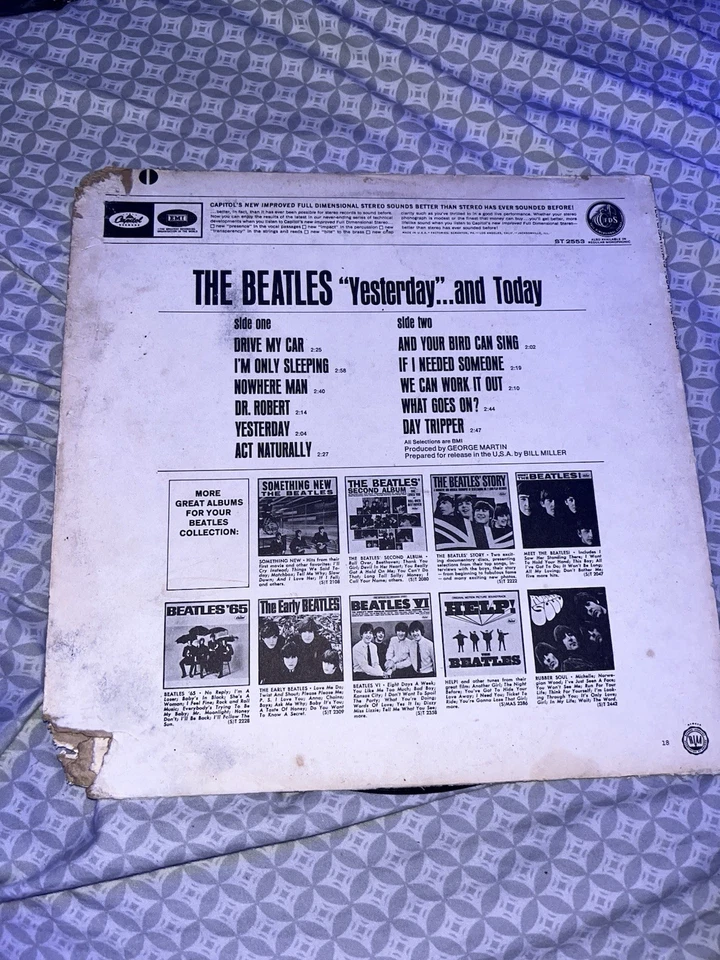 RARE! THE BEATLES YESTERDAY AND TODAY VINYL LP 1966 APPLE ST2553 VG+/VG+ - Image 2 of 4