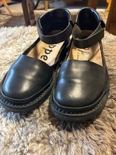 Trippen Damen Riemchensandalen Gr.38,5 in schwarz Leder