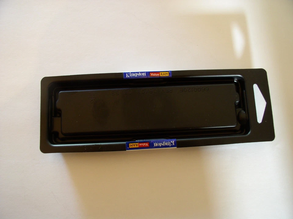 Kingston ValueRAM 1 GB PC2 - 4200 CL4 200 SO-DIMM Memory (KVR533D2S4/1G) - Image 3 of 4