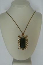 GOLD FILLED JADE PENDANT NECKLACE