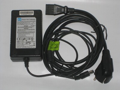 CWT AC/DC Netzteil - Modell PAA060F - 12 V - 5 A - 60 W